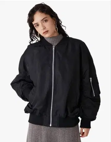 미라 오웬 소매 볼륨 오버사이즈 MA-1 블랙