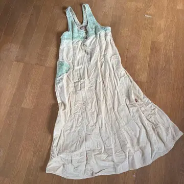 Groovy Groupie 아이보리 슬리브리스 티셔츠 원피스