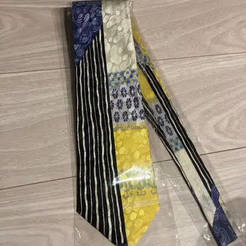 참신한 디자인! 선명한 자수 넥타이! 개성파 포멀 대응