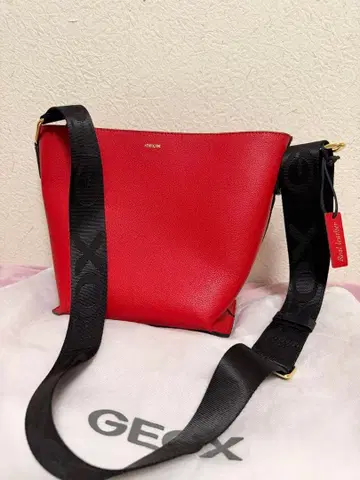 새상품 GEOX 가죽 숄더백