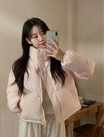 핑크 숏 기장 다운 자켓