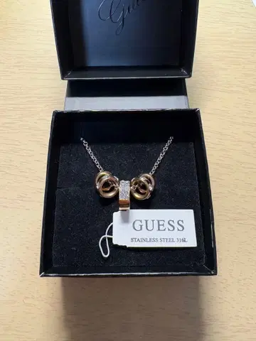 GUESS 목걸이