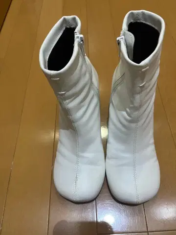 KBF 라운드토 숏부츠