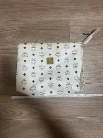 MCM 에무시엠 클러치백 비세토스 패턴