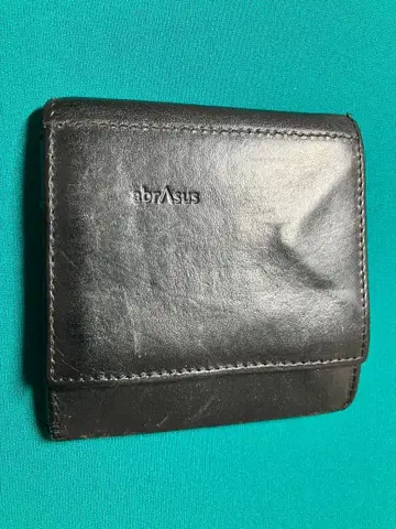 abrAsus 블랙 가죽 3단 폴더형 지갑