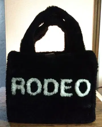RODEO CROWNS WIDE BOWL 인조 모피 로고 토트백 블랙