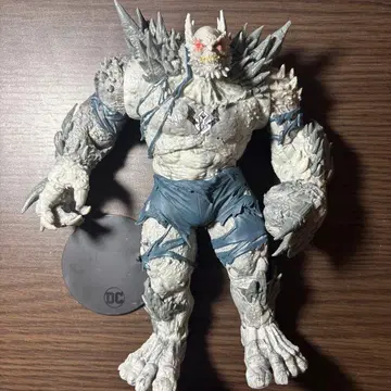 맥팔렌토이즈 DC 멀티버스 디바스테이터 피규어