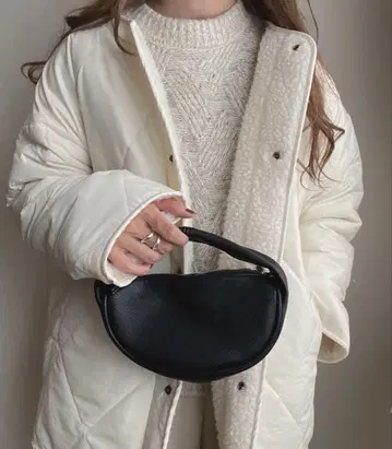 [ 미사용 새상품 ] 리버서블 퀼팅 보아 자켓 화이트