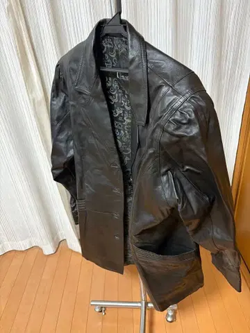 블랙 가죽 더블 버튼 자켓