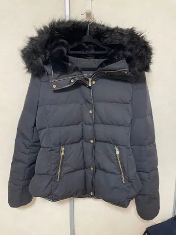 ZARA 블랙 퍼 다운 자켓