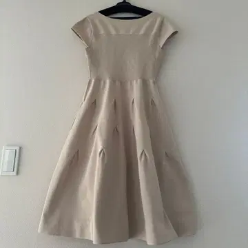 새상품급 셀포드 홀 가먼트 니트 원피스 베이지 36 사이즈