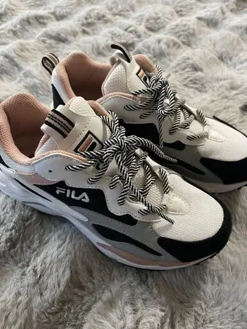 [used] FILA 스니커즈 화이트 블랙 핑크