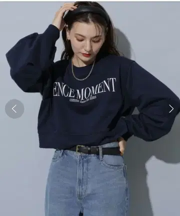 Rirandture 크롭 로고 맨투맨 네이비