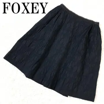 FOXEY 폭시 턱 플레어 스커트 블랙 38 B6337