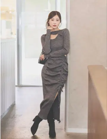 새상품 EATME 데콜테 리브 개더 원피스