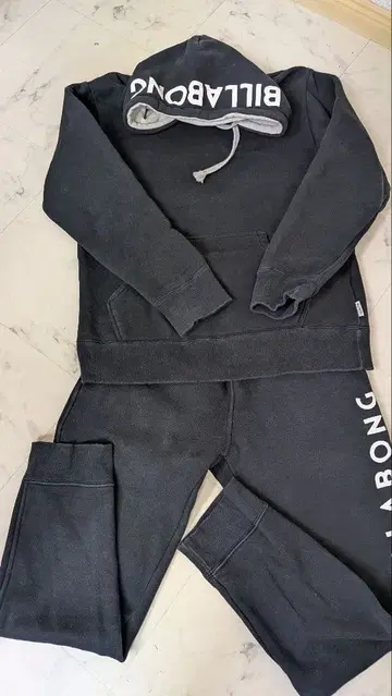 BILLABONG 후드 부착 후드티 M 사이즈 블랙