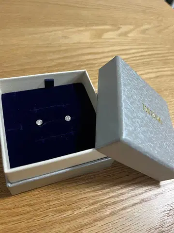 츠츠미 큐빅 귀걸이 4mm