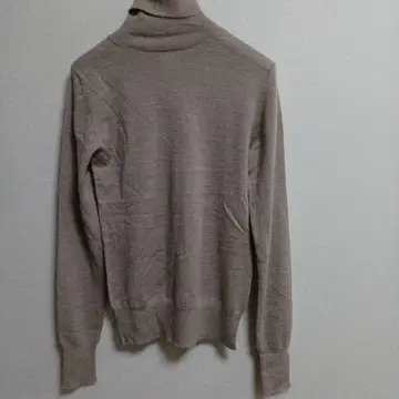 CHISONO IO 캐시미어 터틀넥 스웨터