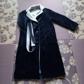 키드 블루 가운