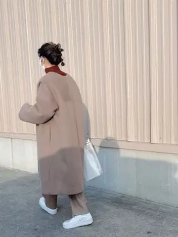 지나시스 노카라 코트 베이지