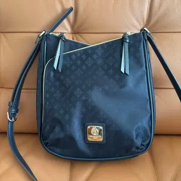 Christian Oliver 숄더백 네이비 미사용 새상품