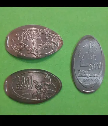 버즈 라이트이어의 아스트로 블래스터 수베니어 메달 외 2점