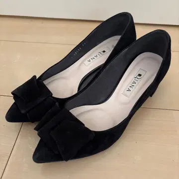 DIANA 블랙 리본 펌프스 낮은 힐