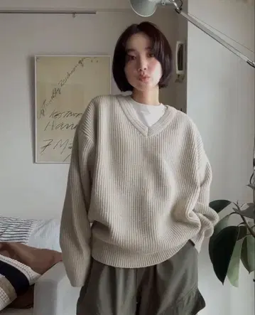 [ 미사용 새상품 ] v neck mannish knit pullover