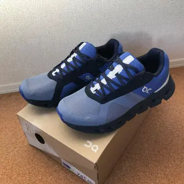 on 온 클라우드러너 스니커즈