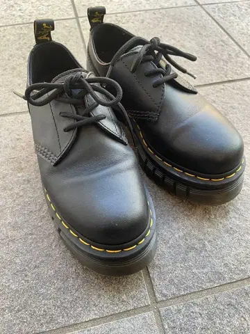 닥터마틴 3홀 블랙 uk4 인솔 포함