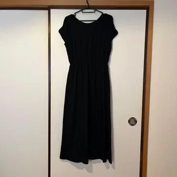 슬리브리스 롱 원피스 블랙