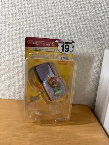 톰과 제리 피규어 선물로 받은 제리 해피 복권 제일복권