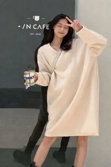 BIRTHDAY BASH 베이지 V넥 원피스