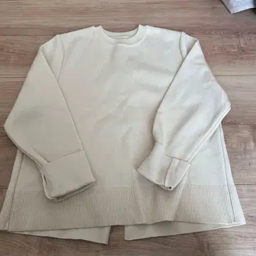 Pardon des boutons 아이보리 니트 스웨터