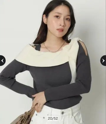 Apuweiser-riche 리본 칼라 오프숄더 니트 차콜 그레이