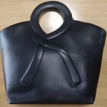 로베르타 디 카메리노 블랙 핸드백