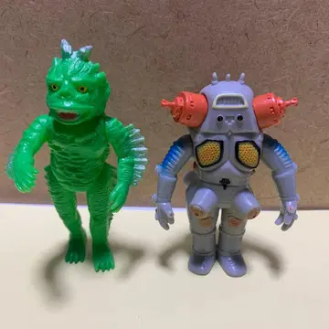 울트라맨 시리즈 괴수 피규어 2체 세트 라곤과 킹 조