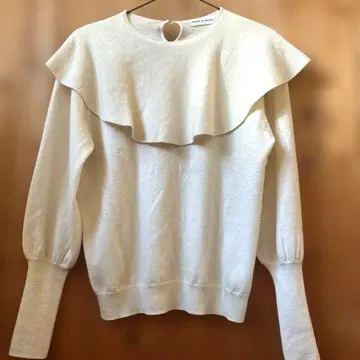 bulle de savon 프릴 스웨터 아이보리 울 100%