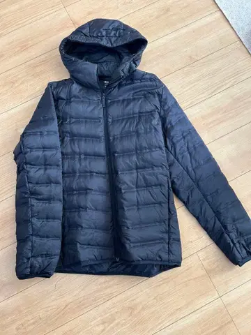 UNIQLO 울트라 라이트 다운 심리스 후드티 네이비 XL 컨디션 최상