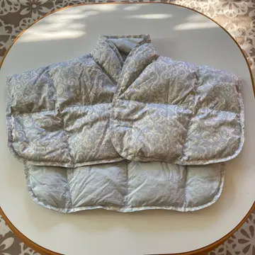 스카이블루 패턴 퀼팅 다운 페더 베스트