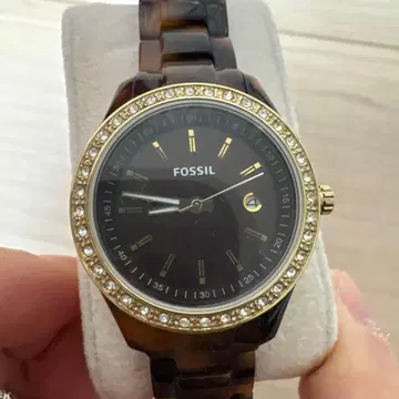 FOSSIL 브라운 스톤 부착 손목시계