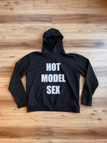 HOT MODEL SEX 후드티 블랙