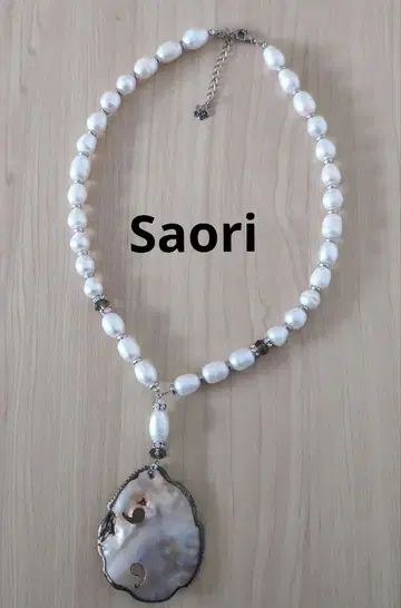 Saori 사오리 컬렉션 빅 쉘 탑 목걸이