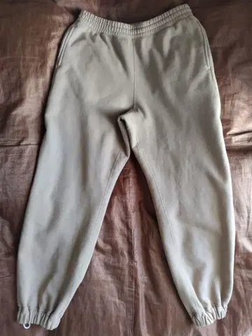 size L unlikely side seamless sweatpants