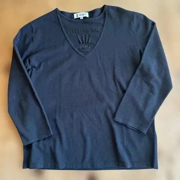 PICONE 피코네 블랙 팔부 소매 V넥 레이스 자수 T셔츠 40