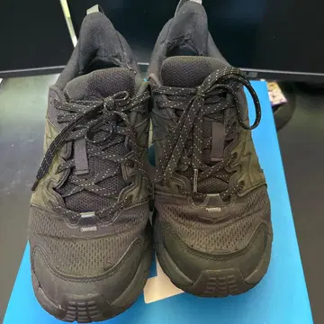 호카 M 아나카파 브리즈 로우 8.5D 블랙