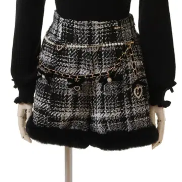 LIZLISA 비쥬 퍼 숏팬츠 블랙 체크