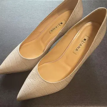 다이애나 크로커다일풍 하이힐