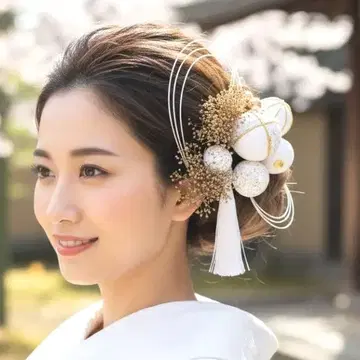 하레 날을 장식하는 머리 장식