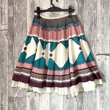 로이스크레용 M 기하학 패턴 플레어 스커트